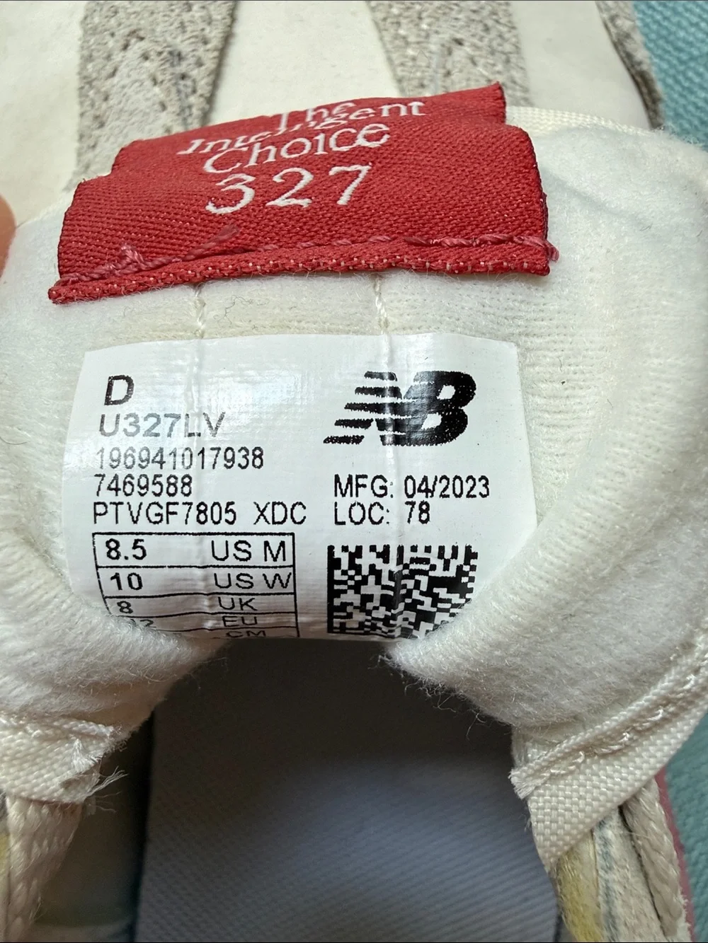 New Balance Cream & Burgundy 327 Lifestyle Sneakers
